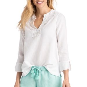 Vineyard Vines women’s lightweight tunic top.